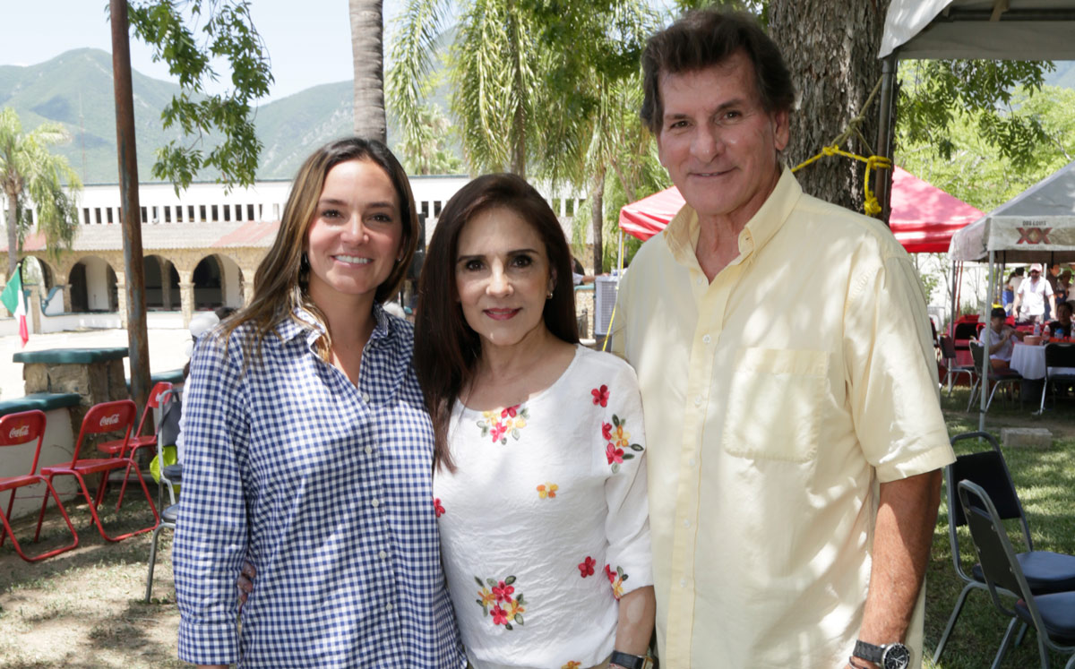 Andrea Carolina Chapa, Martha Lozano y Augusto Chapa / Foto: Omar Valdez