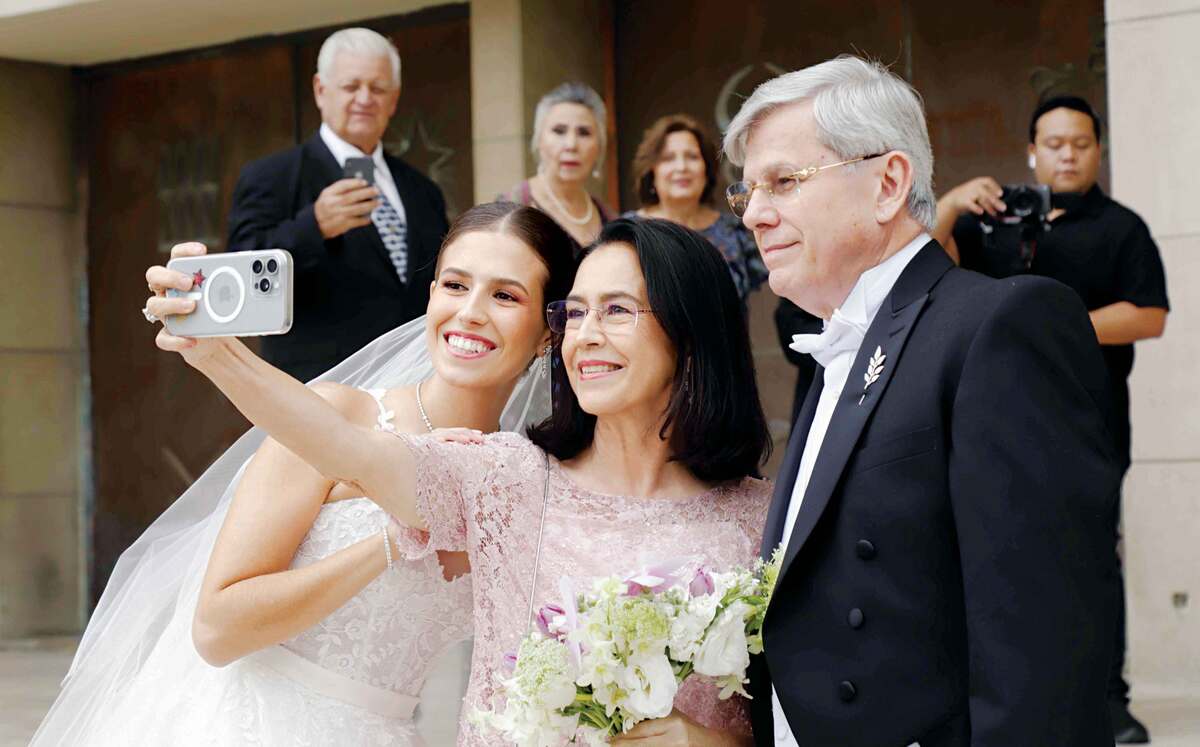 Cristina González, Cristina Garza de González y Fernando González