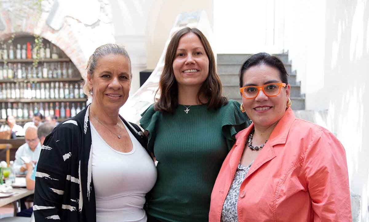 Carmen Almazán, Shuly Yoselevetz y Diana Díaz De León