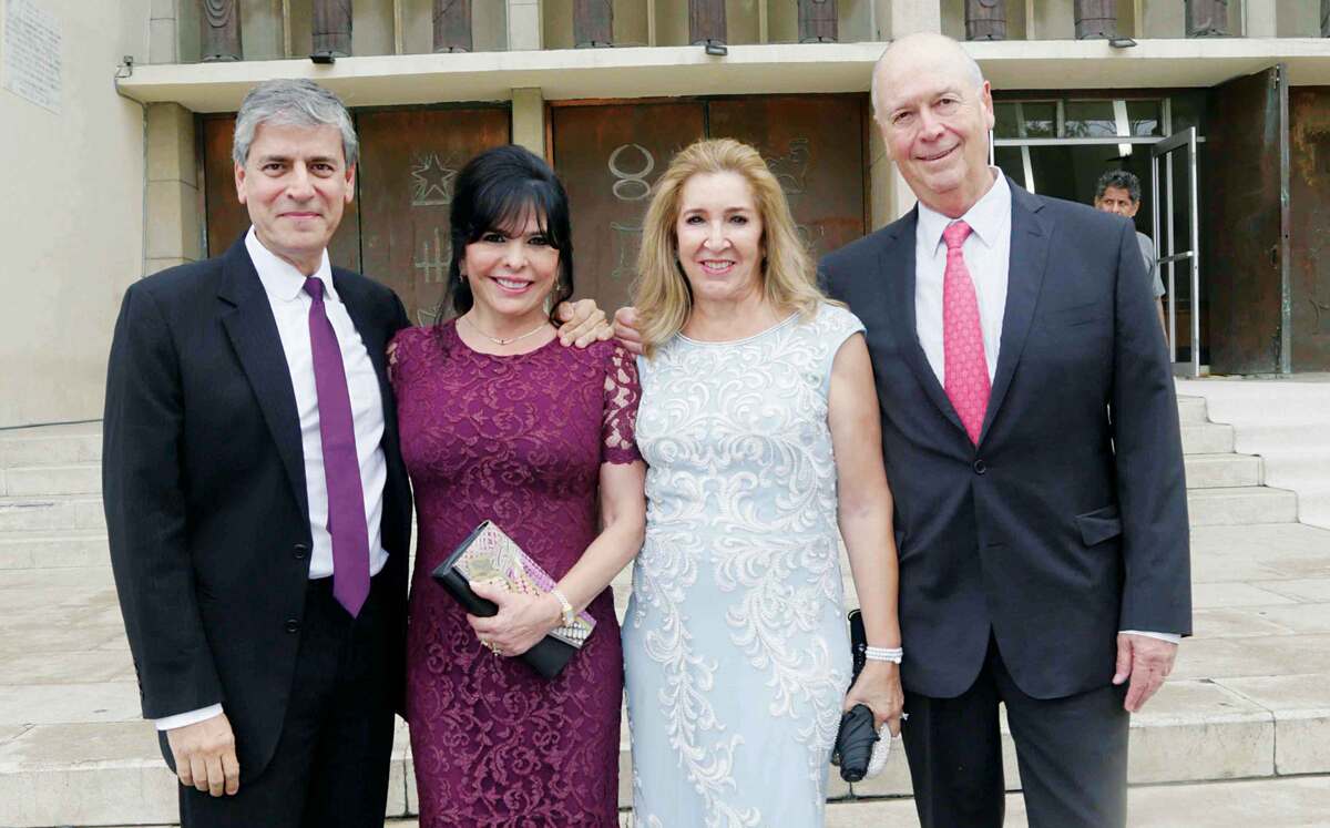 Jaime Elizondo, Magdalena Morales, Regina Farías y Jaime Furlong