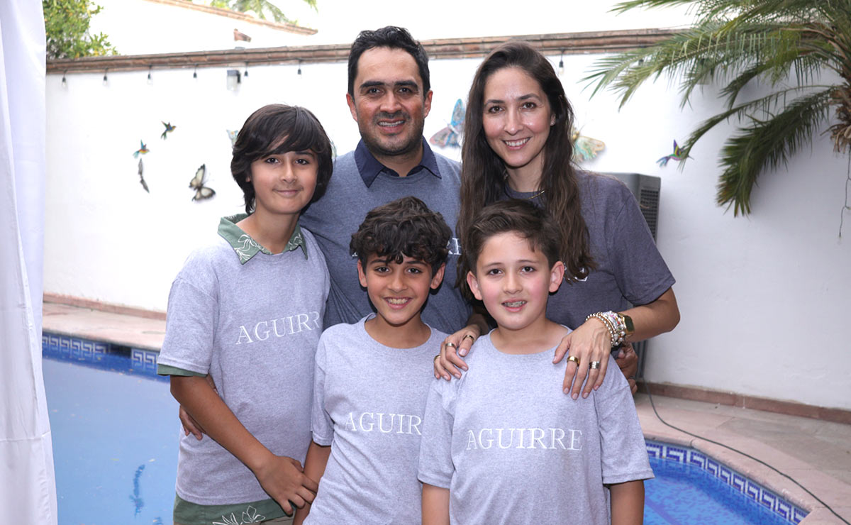 Manolo, Bárbara, Manolo, Genaro y Agustín