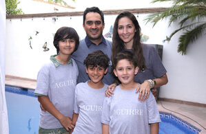Manolo, Bárbara, Manolo, Genaro y Agustín