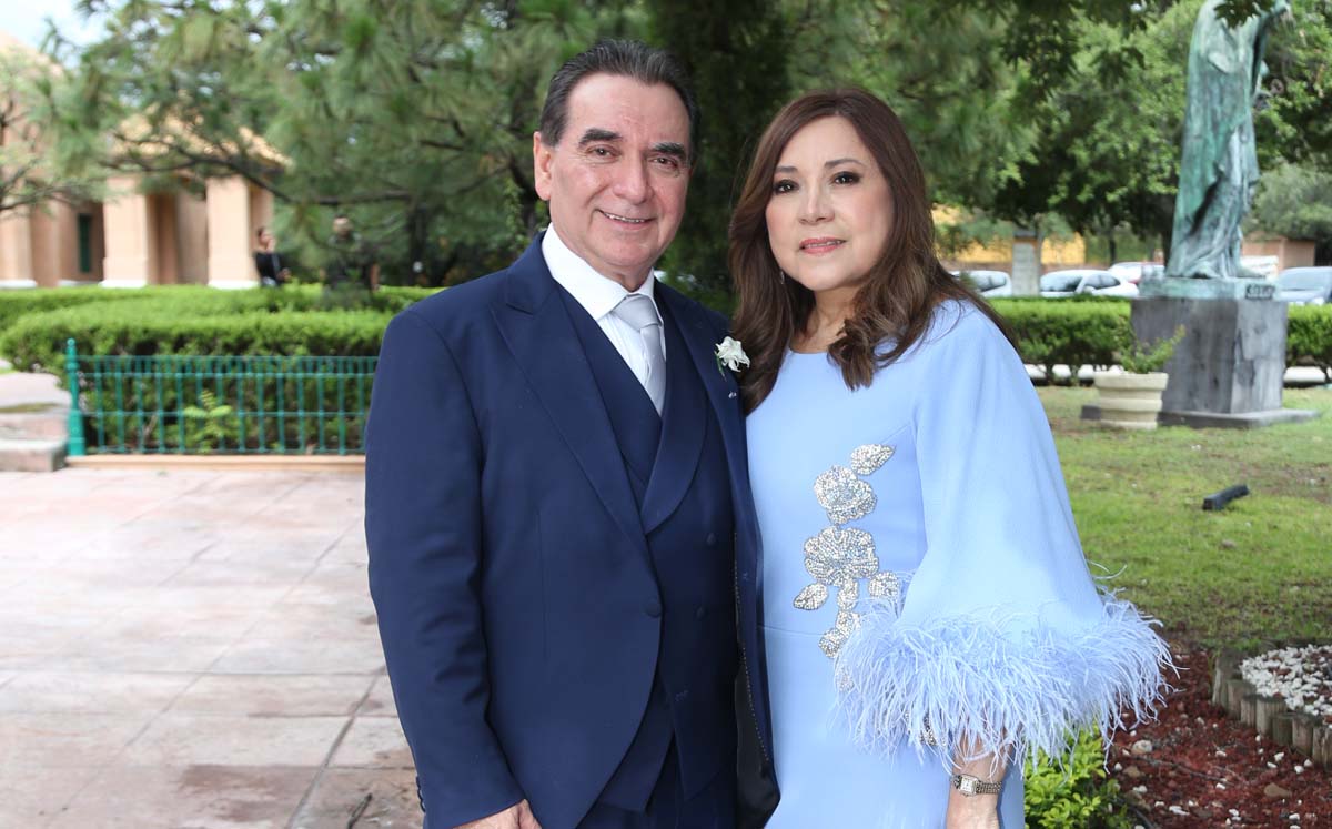 PAPÁS DE LA NOVIA. Luis Rodríguez y Edna Tijerina