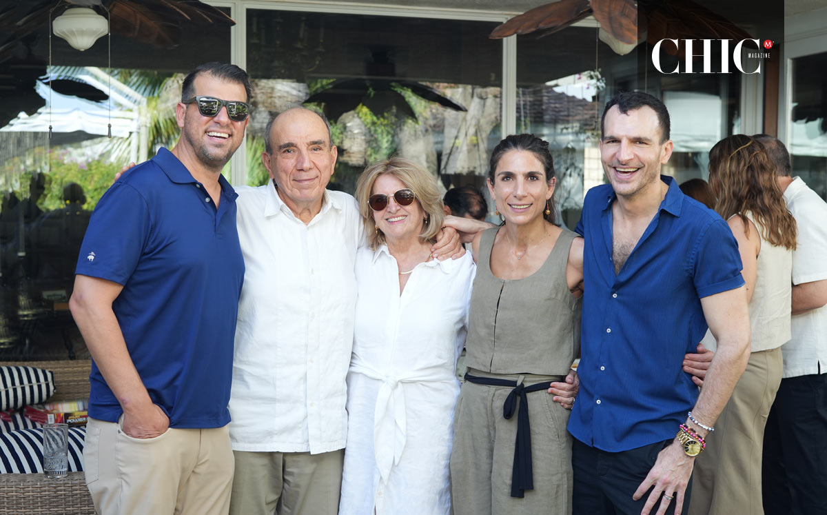 Roberto, Roberto, Patricia, Laila y Adrián