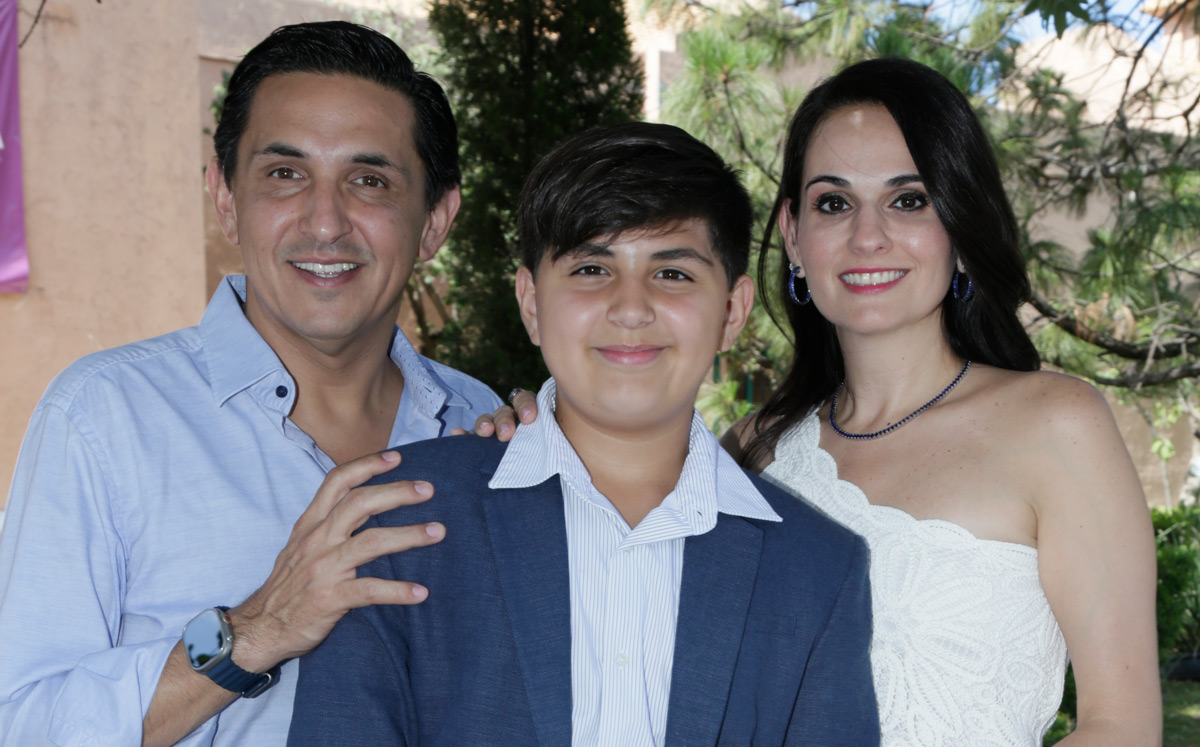 Víctor Ayala, Mauro Ayala y Myriam Villarreal / Foto: Staff Chic