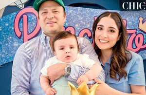 ALFONSO RIZK Y AMY ESCAMILLA felices de festejar el primer cumpleaños de ALFONSO RIZK