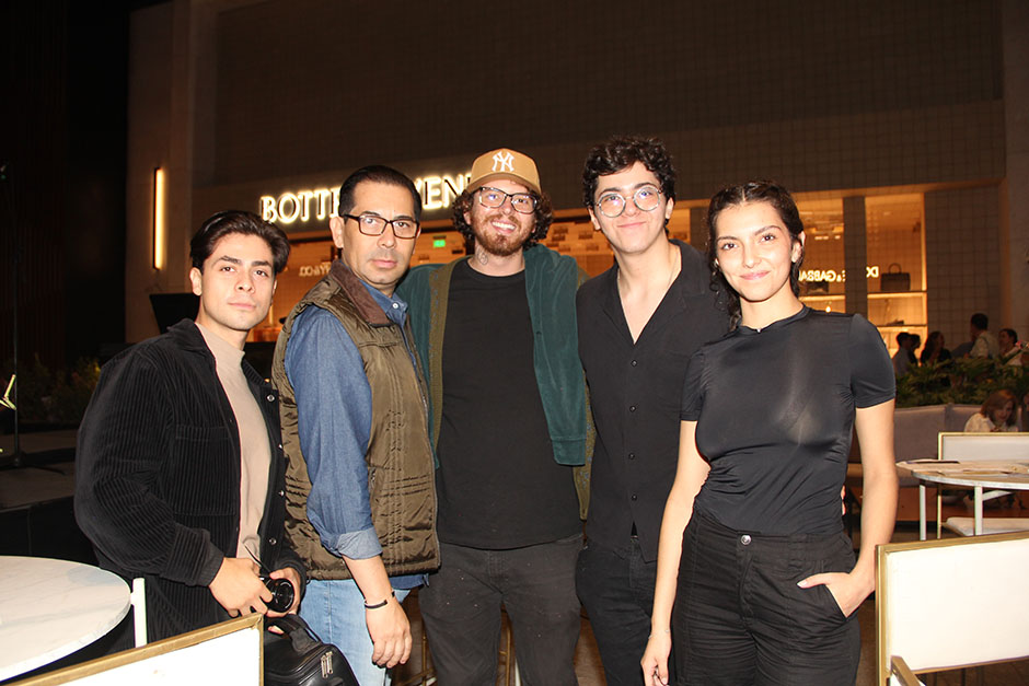 Dan Alejandre, Enrique Estrada, Christian Pérez, Jonathan  Pérez y Mariana de Dios.
