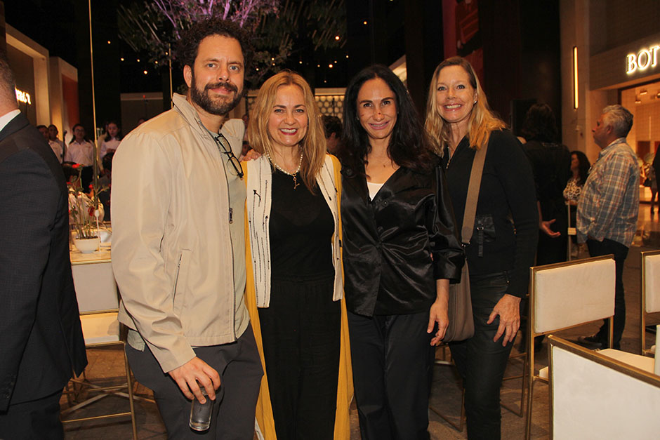 Daniel Chávez, Yoli Sánchez, Karla Muñoz y Rose O'Rourke.