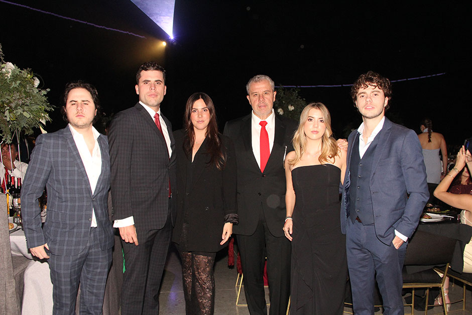 Alfredo Barba, José Pablo Barba, Andrea Barba, Alfredo Barba, Ana Paula Barba y Sergio Barba