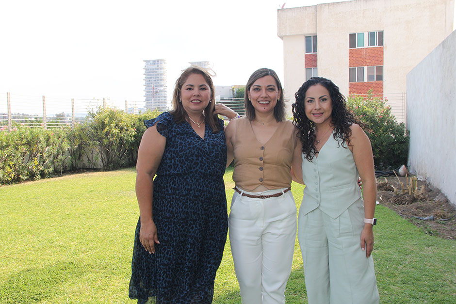 Blanca Salinas, Karina Sánchez y Adriana García