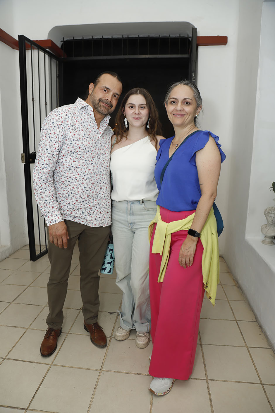 Martín Bojórquez, Natalia Lemus y Teresa Castellanos