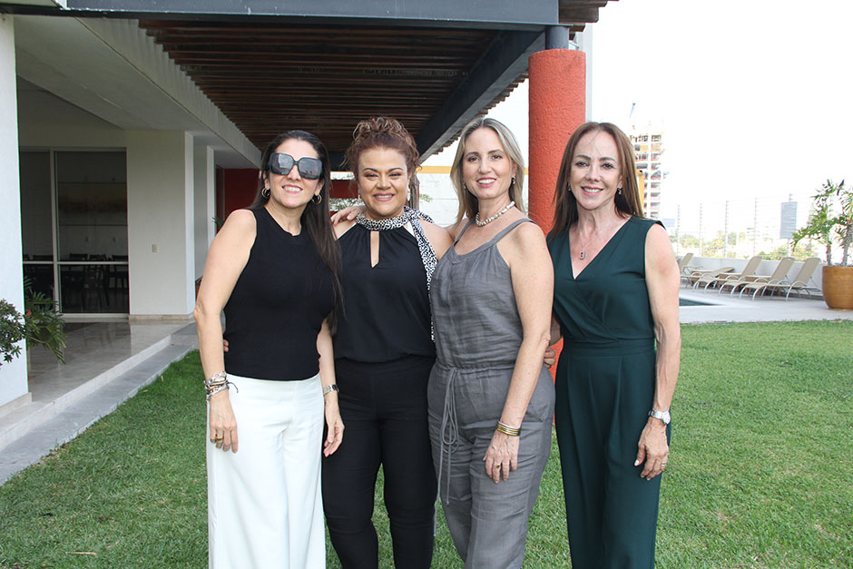Paloma Luque, Olga Niz, Diana Carrandi y Roxana Soto.