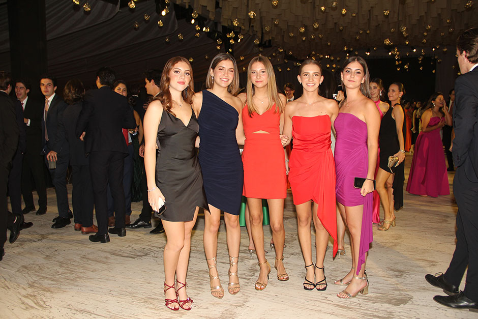 Paola Fernández, Ximena Gonzàlez, Sofía Ramírez, María Montelongo y Daniela Campos