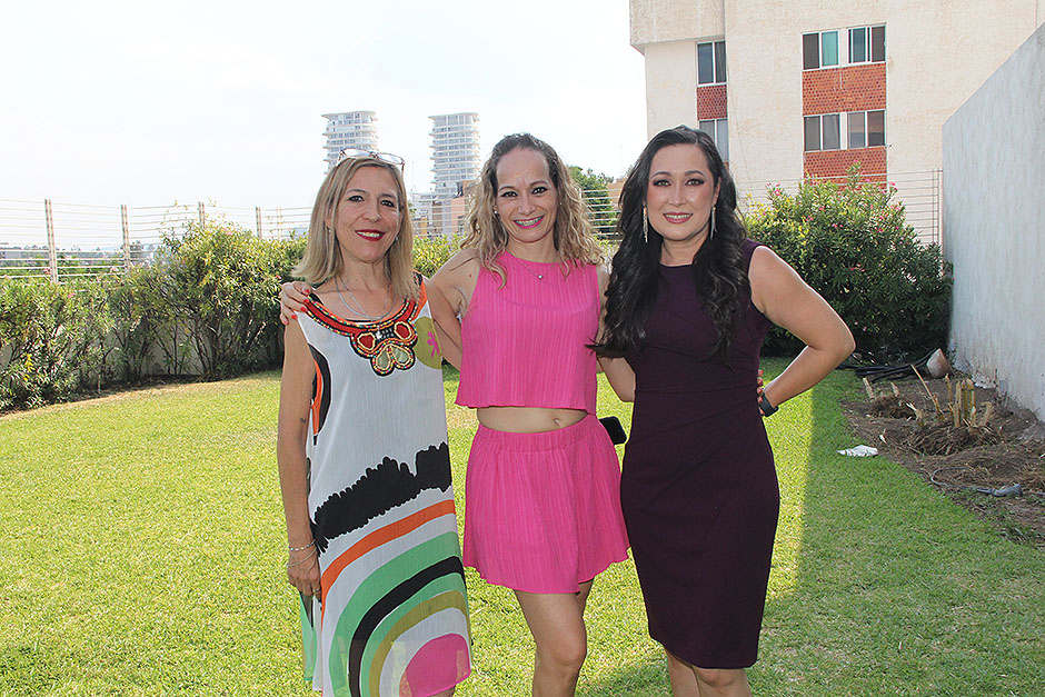 Yolanda Macías, Ixchel Uribe y Zayda Torres