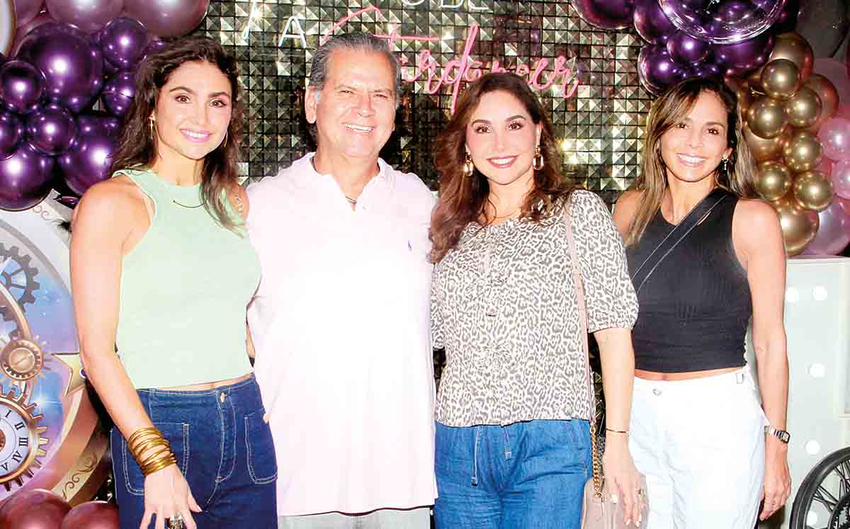MARCELA SALAZAR, MEMO MENÉNDEZ, REBECA SALAZAR Y VERO SALAZAR disfrutaron de las disciplinas de jazz, tap, danza aérea, ballet, acrobacia y hip hop