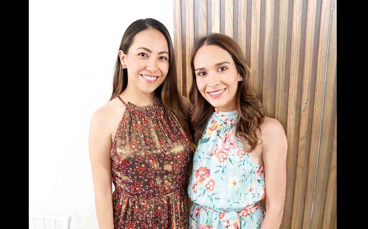 JESSICA TOSCANO Y REBECA MERINOS disfrutaron marinitas, ensalada de pollo, pan dulce, tablas de charcutería y fresas con chocolate