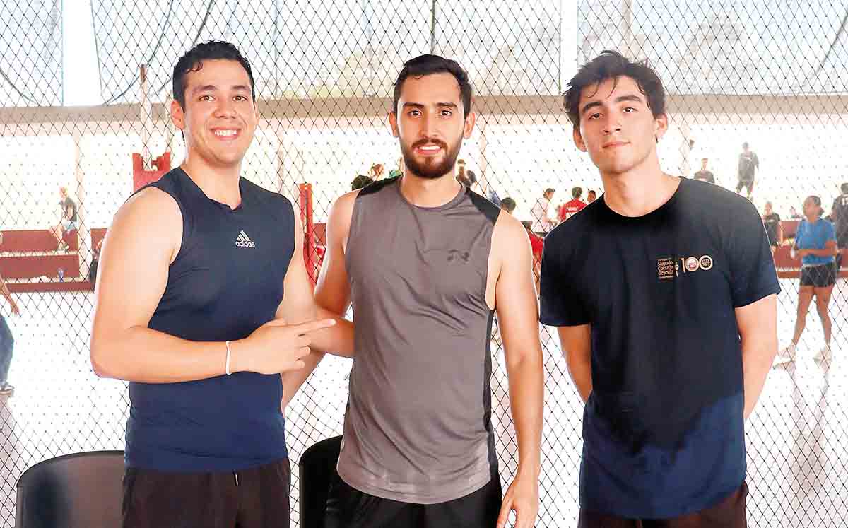 GIBRAN FERNÁNDEZ, VÍCTOR REYES Y ALFREDO MARTÍNEZ se divirtieron en las Fiestas de Fuego Nuevo 2024