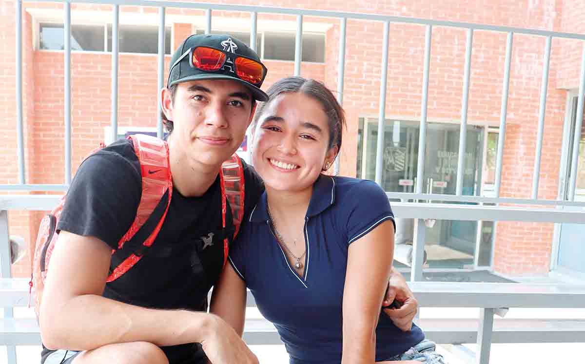 EDGAR ETIENNE Y ALEJANDRA NAVA llegaron puntuales a las Fiestas de Fuego Nuevo 2024