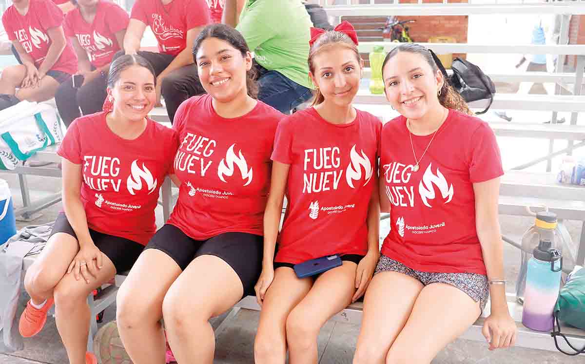 LUZ PÉREZ, ALEJANDRA REDELES, SOFIA SAN PEDRO Y CAROLINA LÓPEZ nos regalaron sus mejores sonrisas