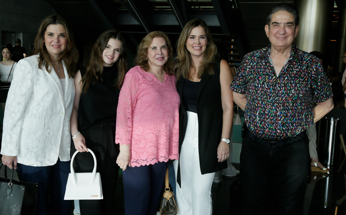Claudia Sepúlveda, Roberta Elizondo, Yolanda de Sepúlveda, Mónica Sepúlveda y Homero Sepúlveda / Foto: Omar Valdez