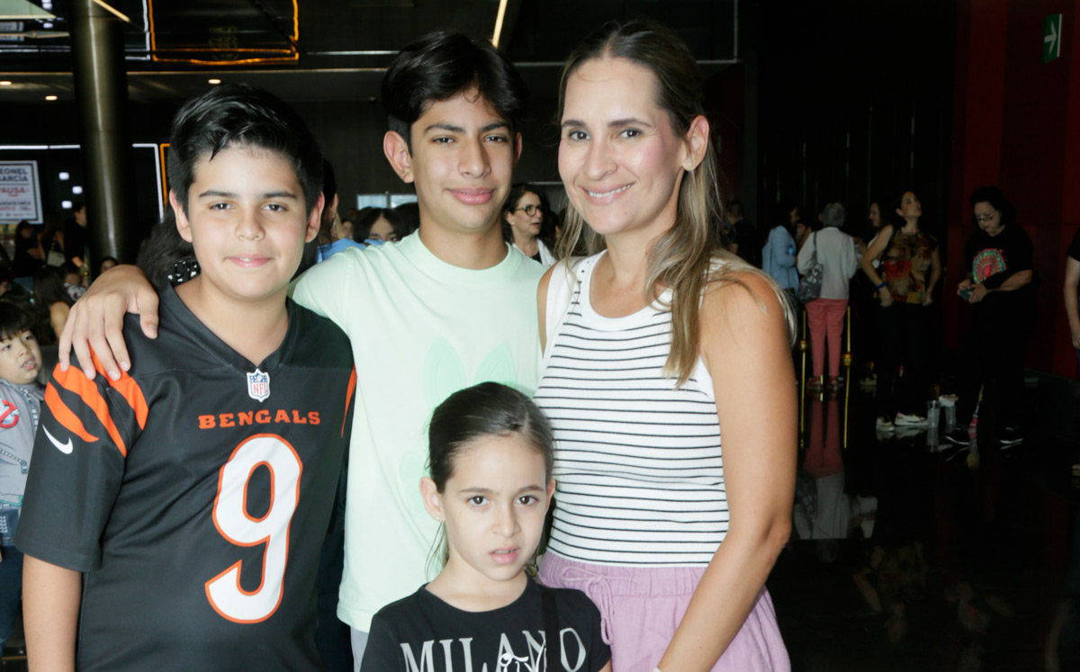 Fede Rodal, Emiliano Rodal, Mónica Aguirre de Rodal y Cordelia Rodal / Foto: Omar Valdez