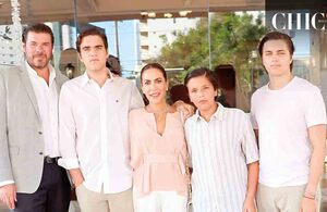 RAÚL DEL TORO, RAÚL DEL TORO, ALEJANDRA VELA, DIEGO DEL TORO Y ALEJANDRO DEL TORO en la ceremonia de Acción de Gracias