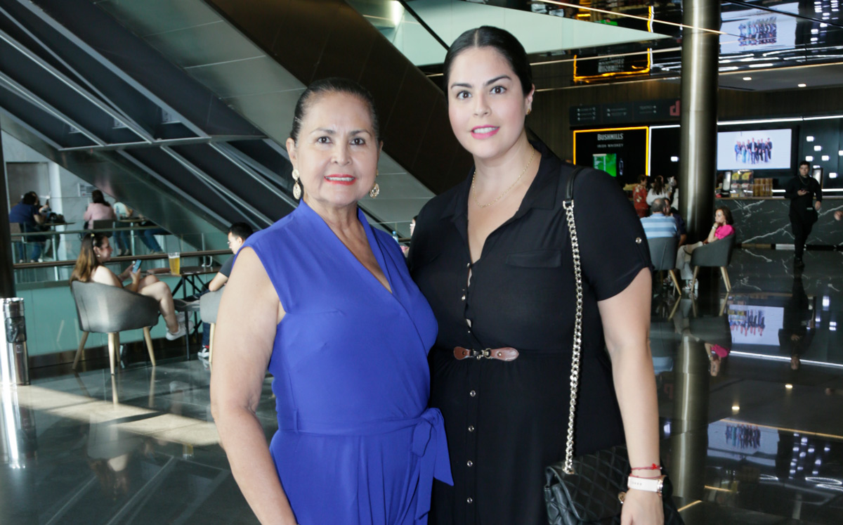 Triny Valencia de López y Sara López / Foto: Omar Valdez