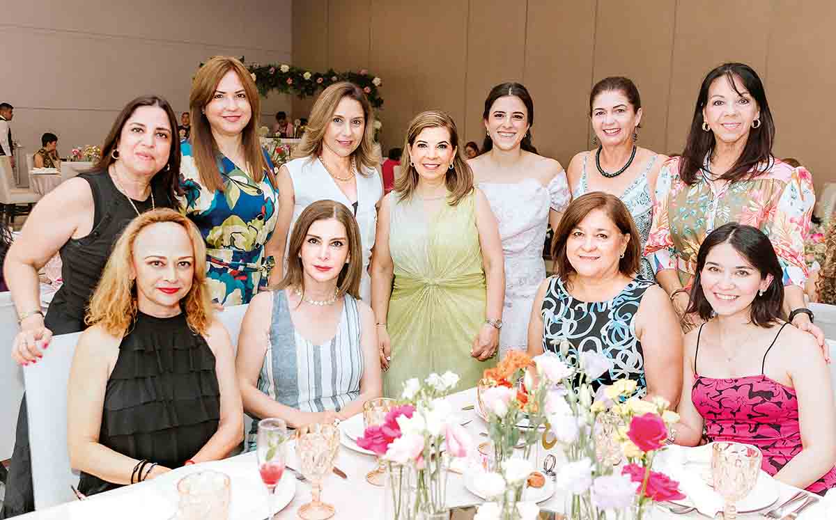 CLAUDIA HERNÁNDEZ, CLAUDIA DE BENÍTEZ, MARGARITA REVILLA, AÍDA HINOJOSA, ROCÍO VÁSQUEZ, MARCELA ZAMBRANO, CLARA GUILLÉN, ELVA GONZÁLEZ Y VALE CASTILLO