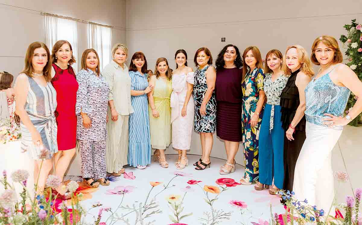 Asistentes llegaron con sus mejores outfits al evento