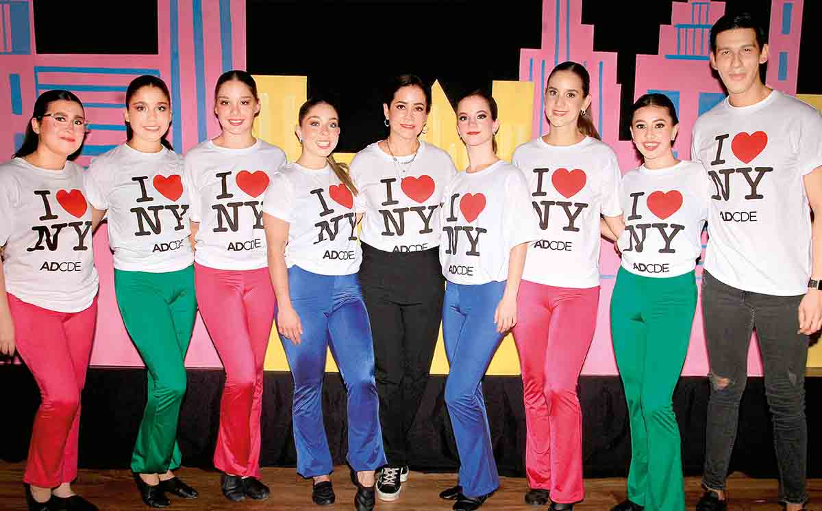 REGINA ESPÍNOLA, MARIANA RAMÍREZ, DANIELA RAMÍREZ, NATALIA PRIEGO, ANA MARY ROMO, ANA MARY MARTÍNEZ, MARCELA CANSECO, ADRIANA CHARLES Y MARCOS