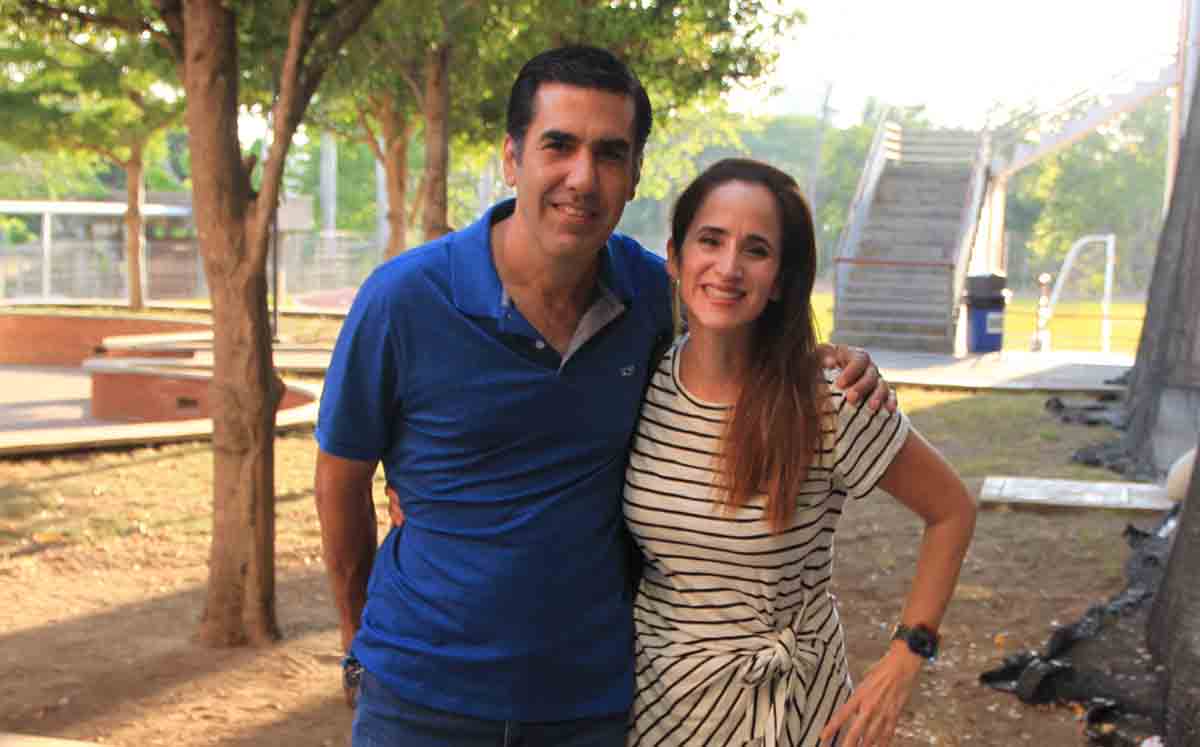 ALEJANDRO VALERO Y BLANCA LUNA disfrutaron de los números de baile presentados por la Academia de Danza del Centro Deportivo Español