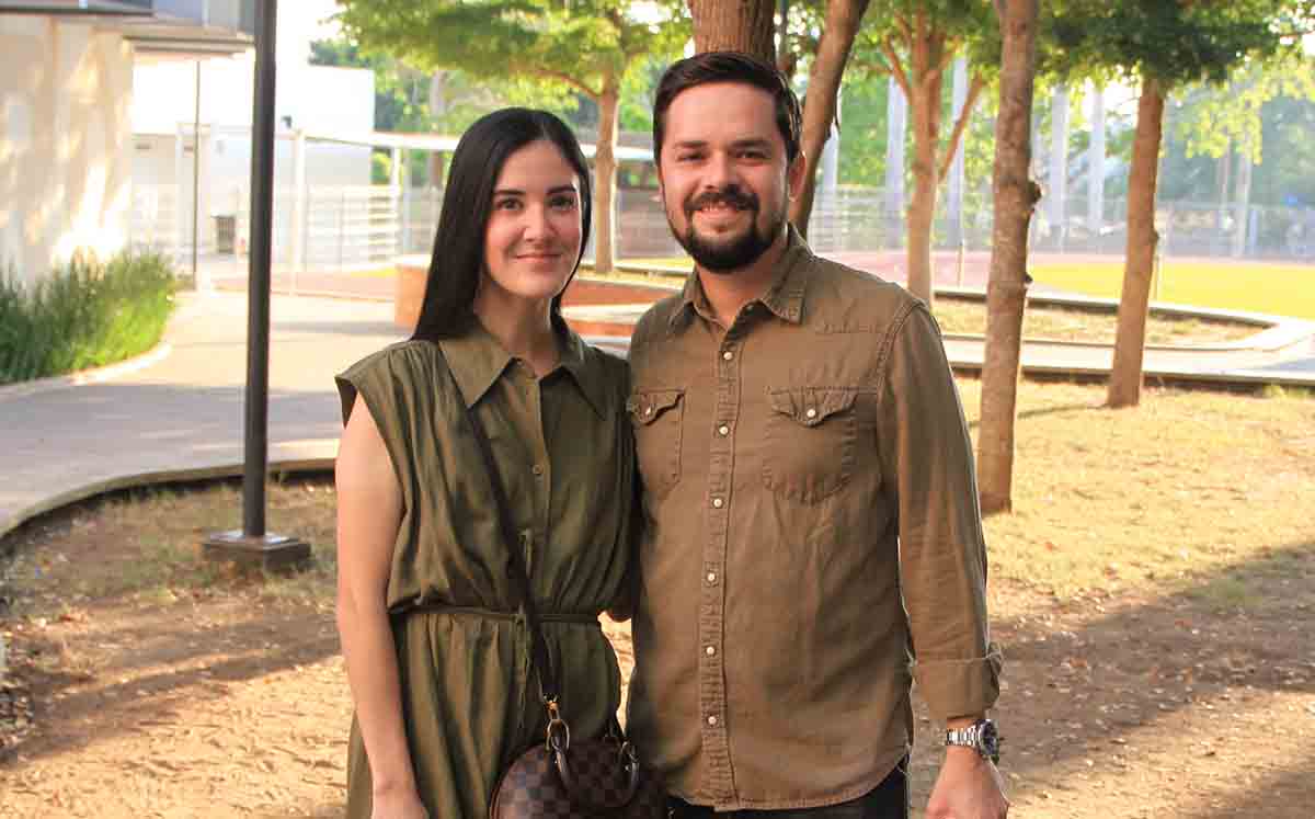 MARIANA ETIENNE Y ENRIQUE FLORES disfrutaron de las interpretaciones de disciplinas como jazz, hip hop, tap, entre otros