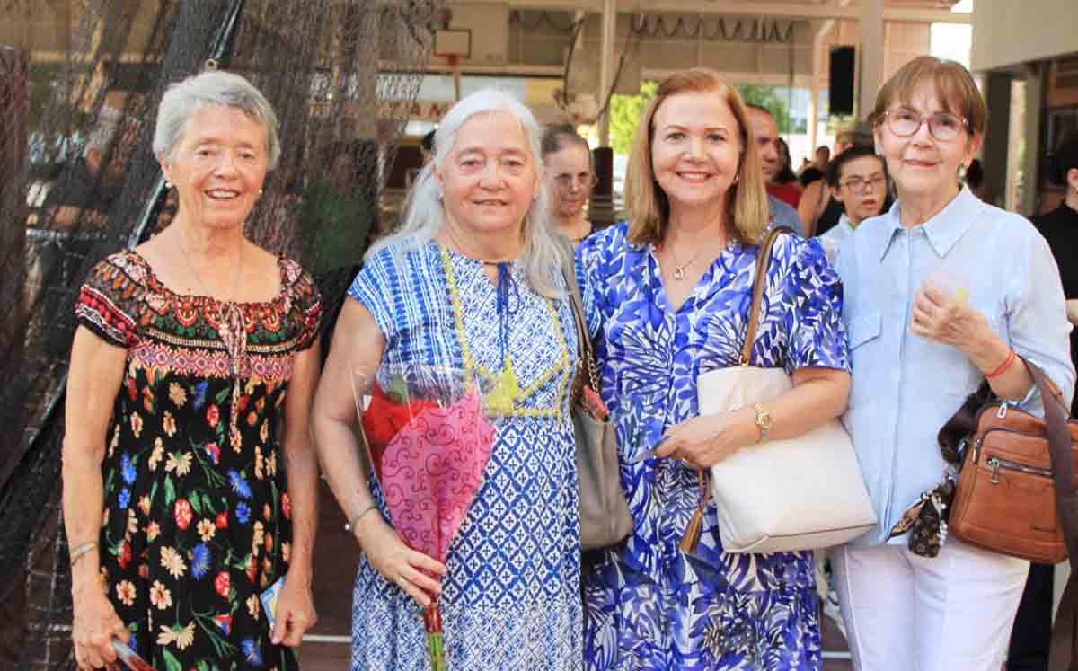 ROSA MARÍA VILLASEÑOR, SANDRA DE GARIBALDI, SARA GARCÍA Y SILVIA MARTÍNEZ nos regalaron sus mejores sonrisas