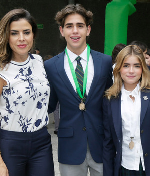 Gretta Salinas de Medina, Rodrigo Medina y Roberta Medina / Foto: Omar Valdez
