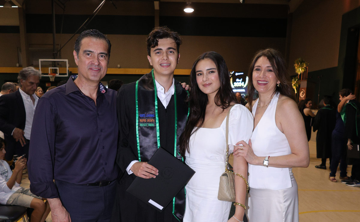 Augusto, Augusto, Natalia y Lorena