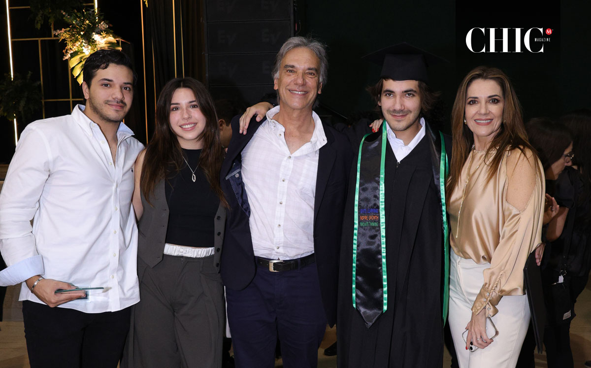 Carlos, Lorena, Carlos, Samuel y Lorena