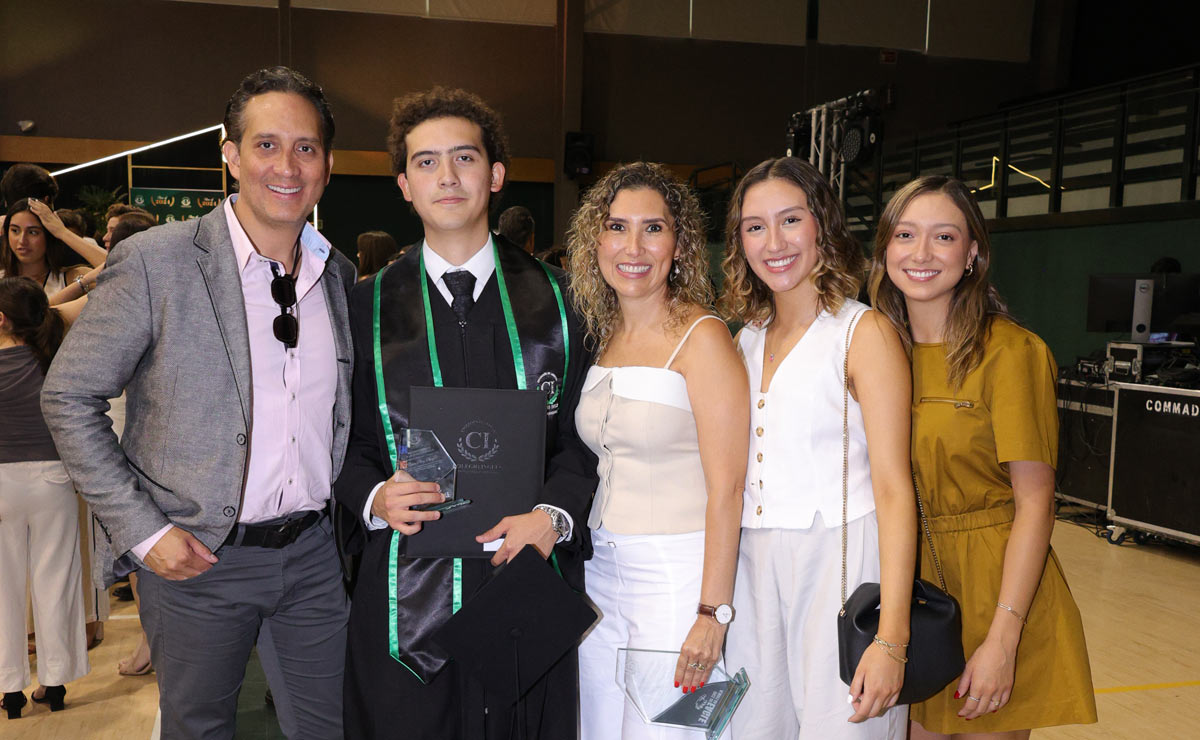 César, César, Mónica, Paulina y Maryfer