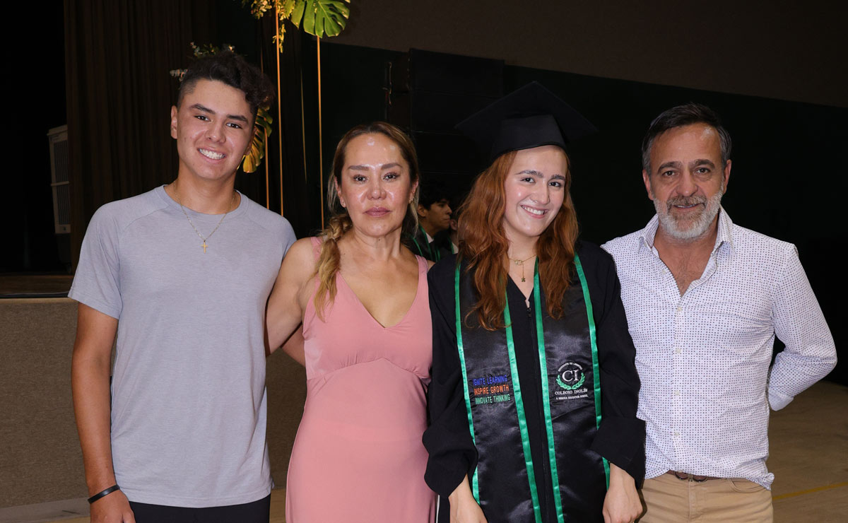 Tony, Isabel, Valeria y Tony
