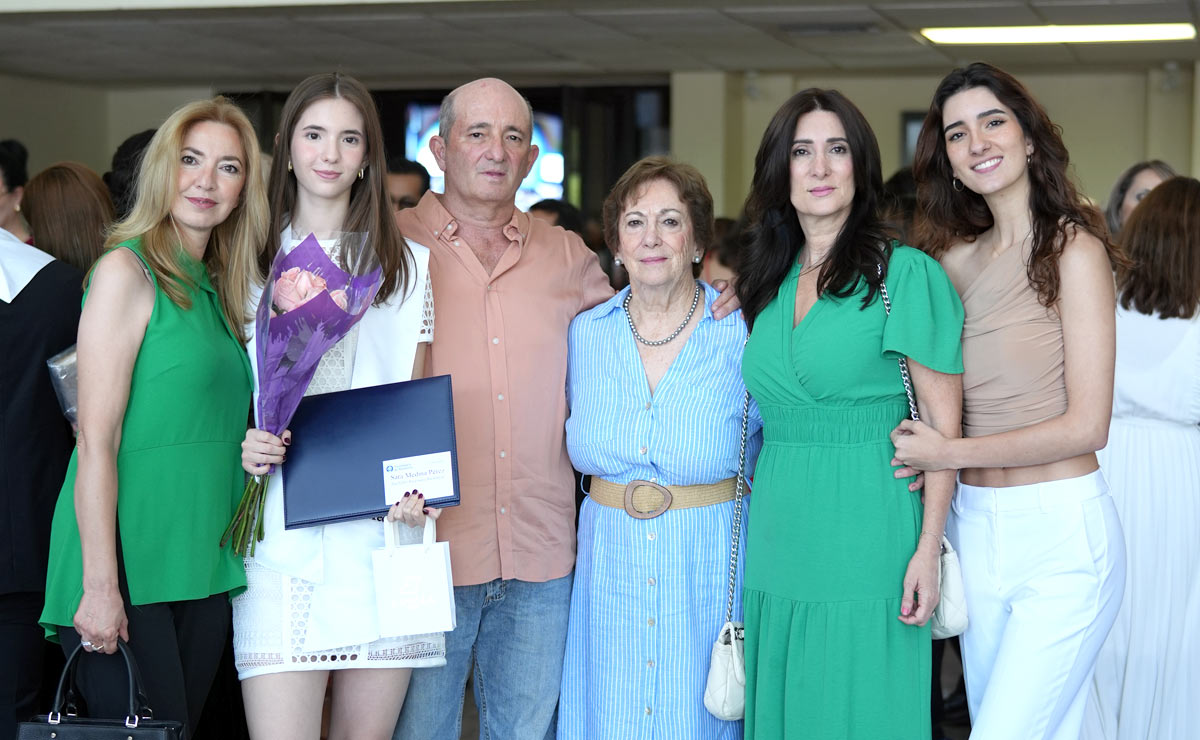 Tony, Sara, Luis, Rosa, María y Luisa