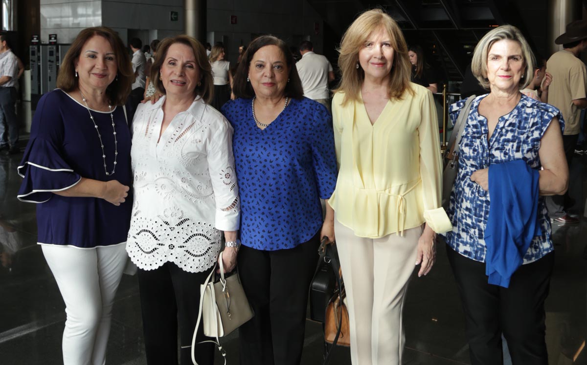 Alejandra Morales, Patricia Loyola, Alma Flores, Patricia Gómez y Lupina Sada