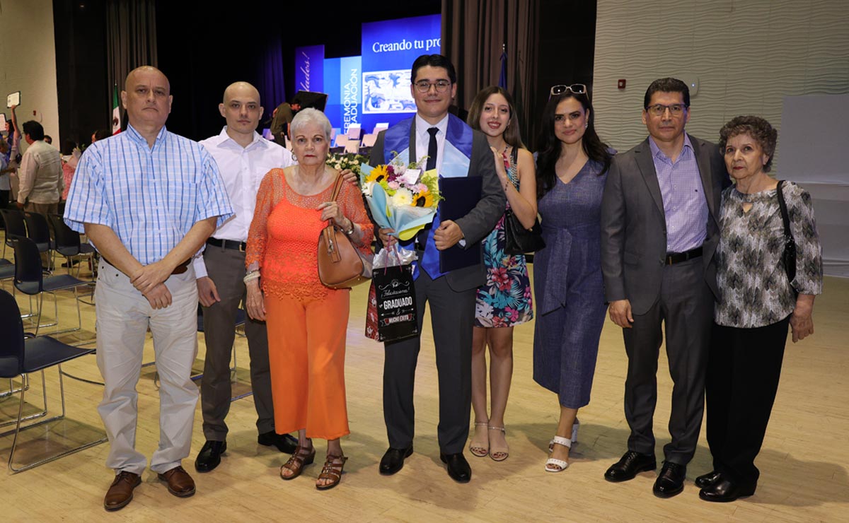 Arnulfo, José Guillermo, María de Jesús, Marcelo, Alexa, Marcela, Eliseo y María del Socorro