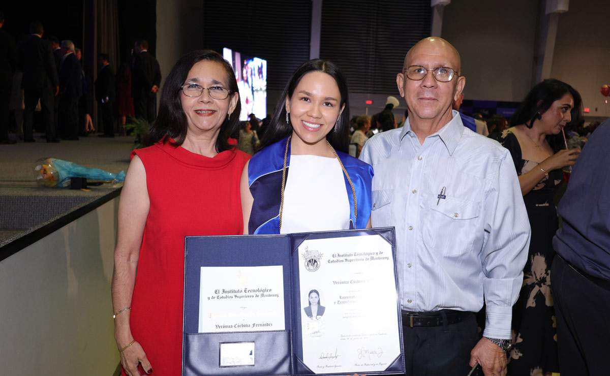 Liliana, Verónica y José Antonio