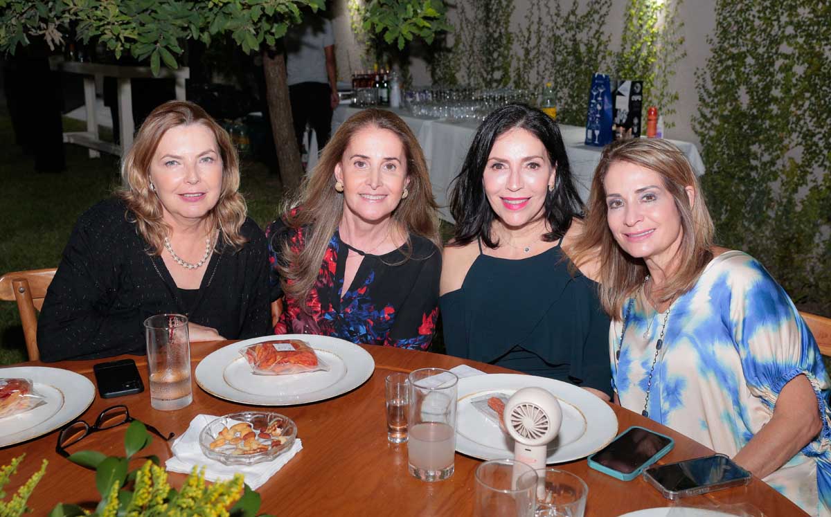Lucía Kalionchiz, Lorena Ballesteros, Carolina Rangel y Cecilia Garza