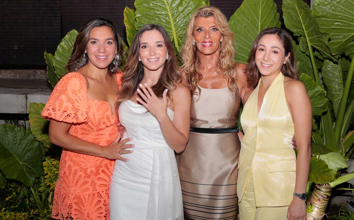 Yvonne Treviño, Roby Treviño, Yvonne Hayek y Ale Llovera
