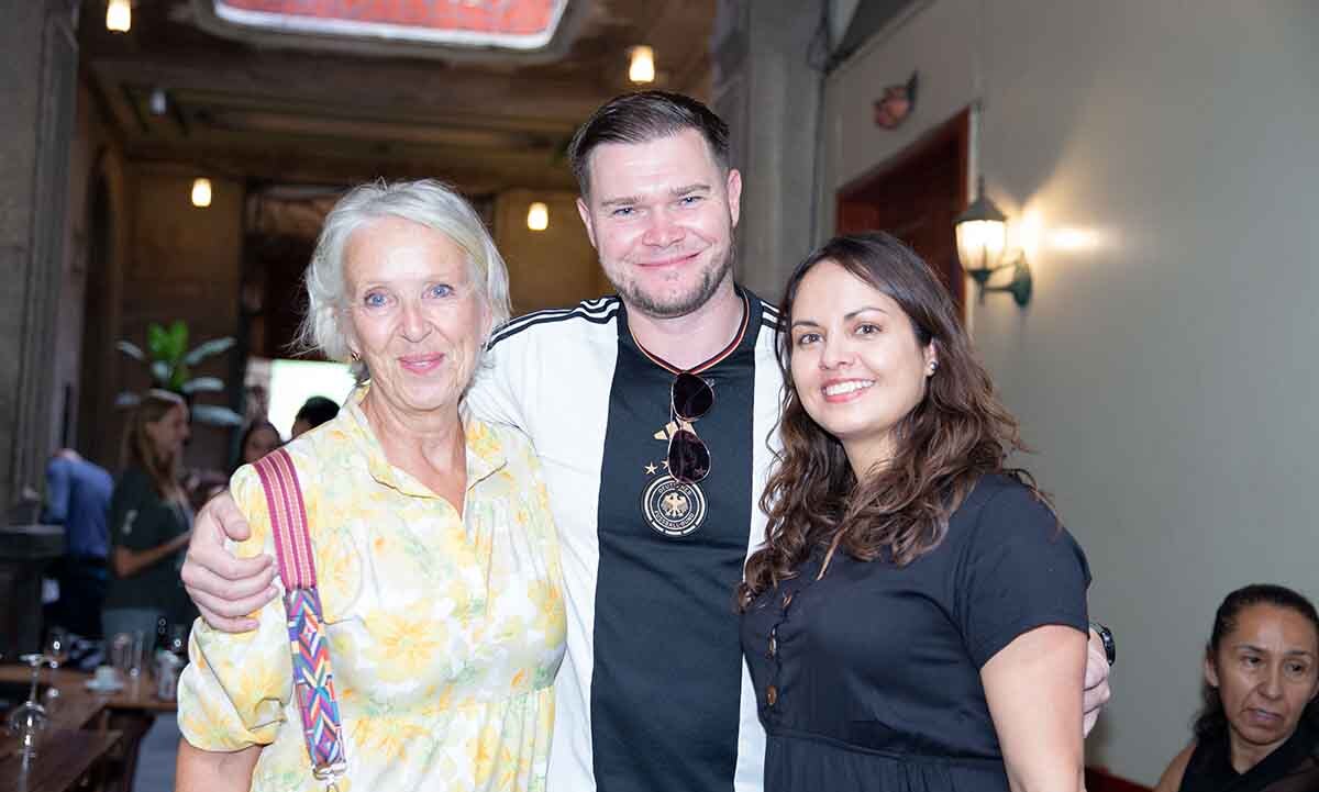 Adriana Quintanar, Philip Lippshultz y Astrid Hunigmenn