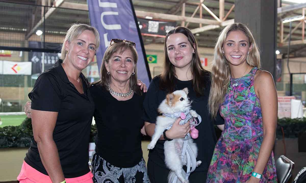 Marisol Laura, Mariana, Lu y Nicole Flores