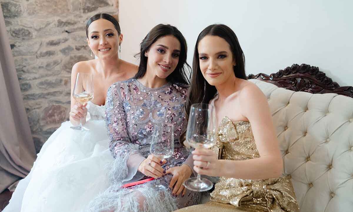 Ana Karen Moreno, Daniela Moreno y Renata Corróns