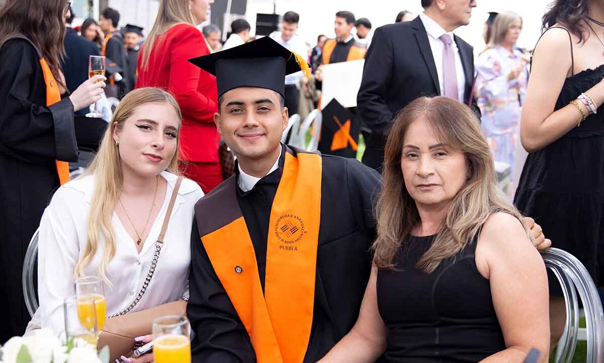 María Vergara, José Ángel Alvarado y Sofía Ruiz