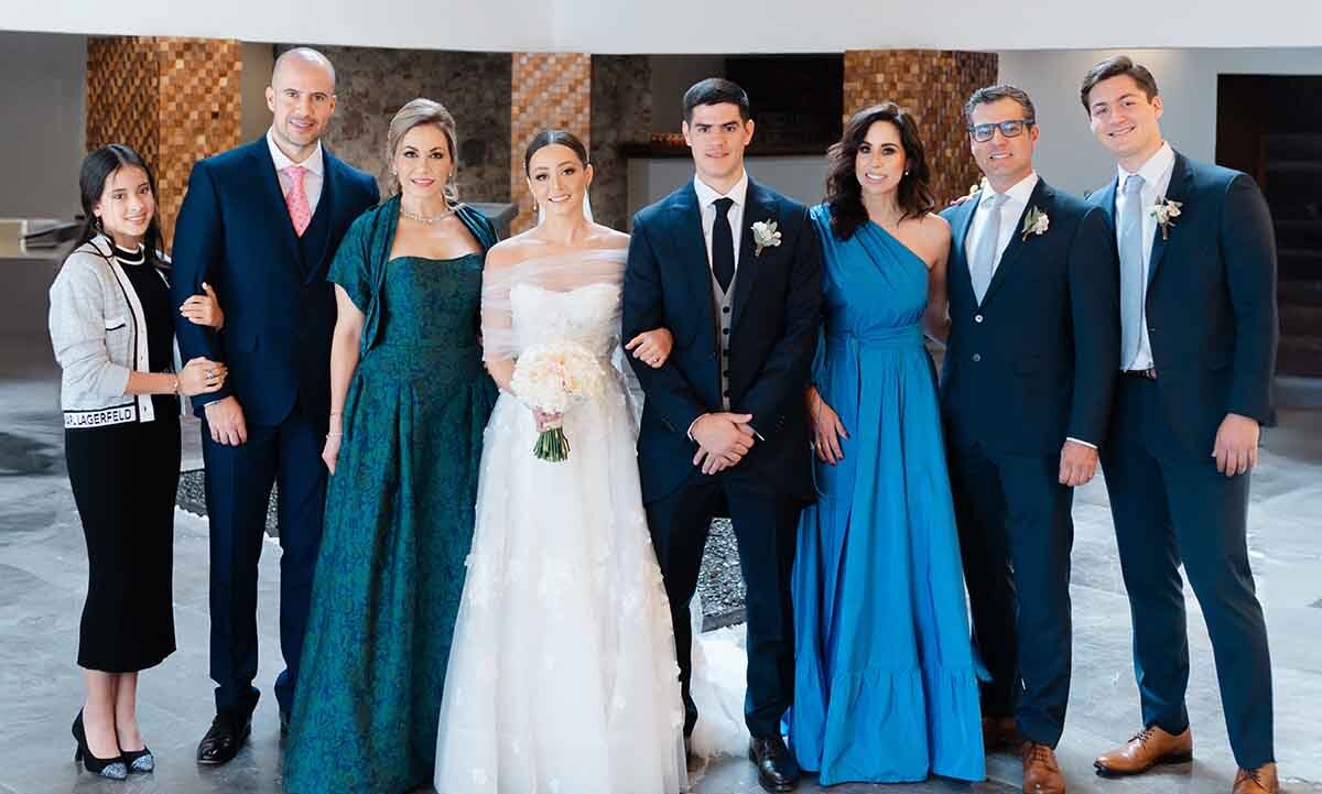 África Guevara, Mario Guevara, Aída Lara, Ana Karen Moreno, Carlos Canales, Laura Brenner, Sergio Moreno y Sergio Moreno Jr.