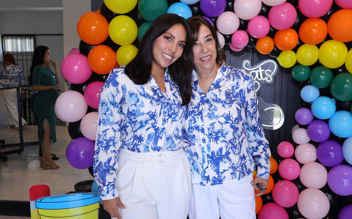 Aurora y María